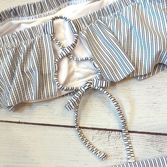 NWT Xhilaration Ruffle Bandau Bikini - Size D/DD & S - Picture 9 of 16